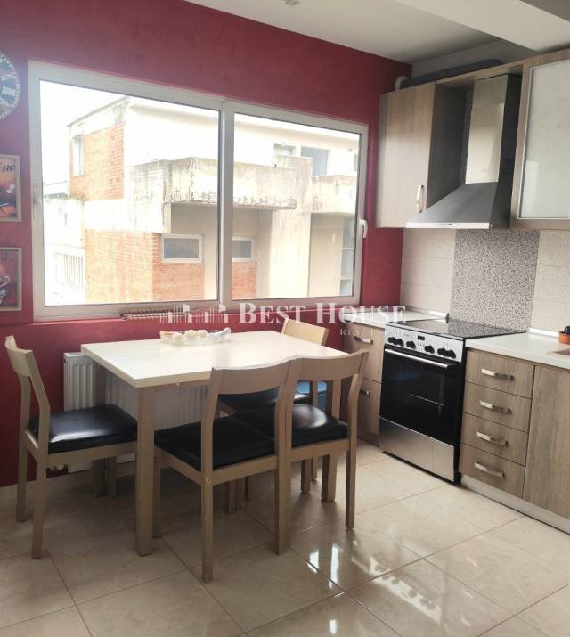 1 L7416 Nees Photo.jpg